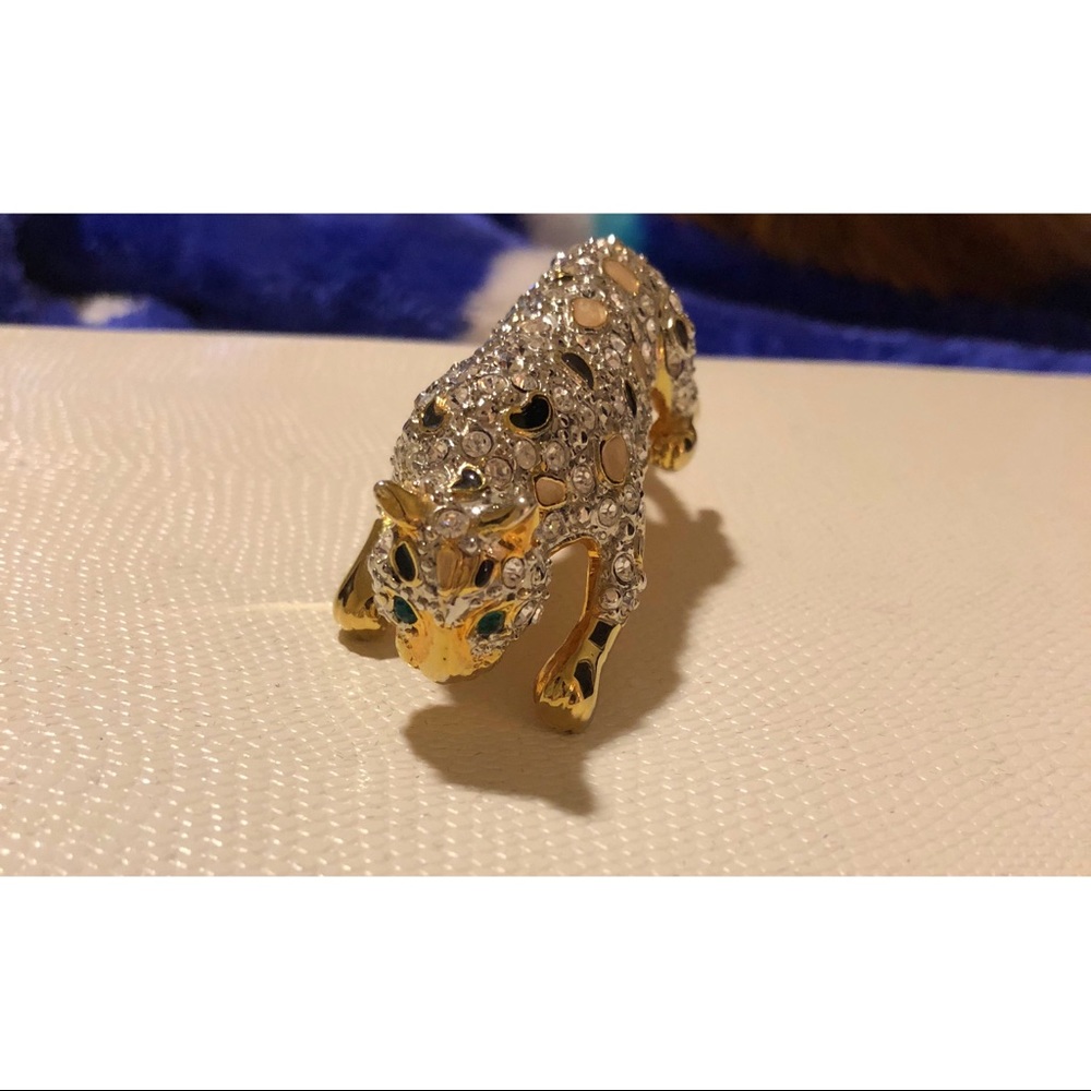Jaguar Pin pendant